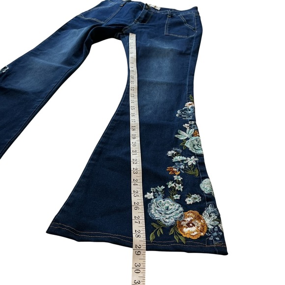 Bamboo Floral Embroidered Flare Jeans Dark Wash Bell Bottom High Rise Size 9 - Picture 7 of 13